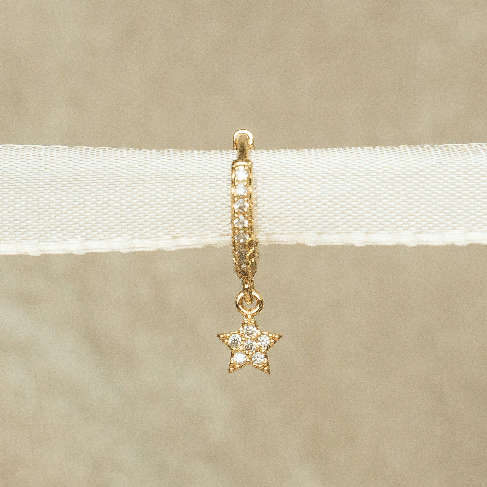 Sparkly Star Earring Gold