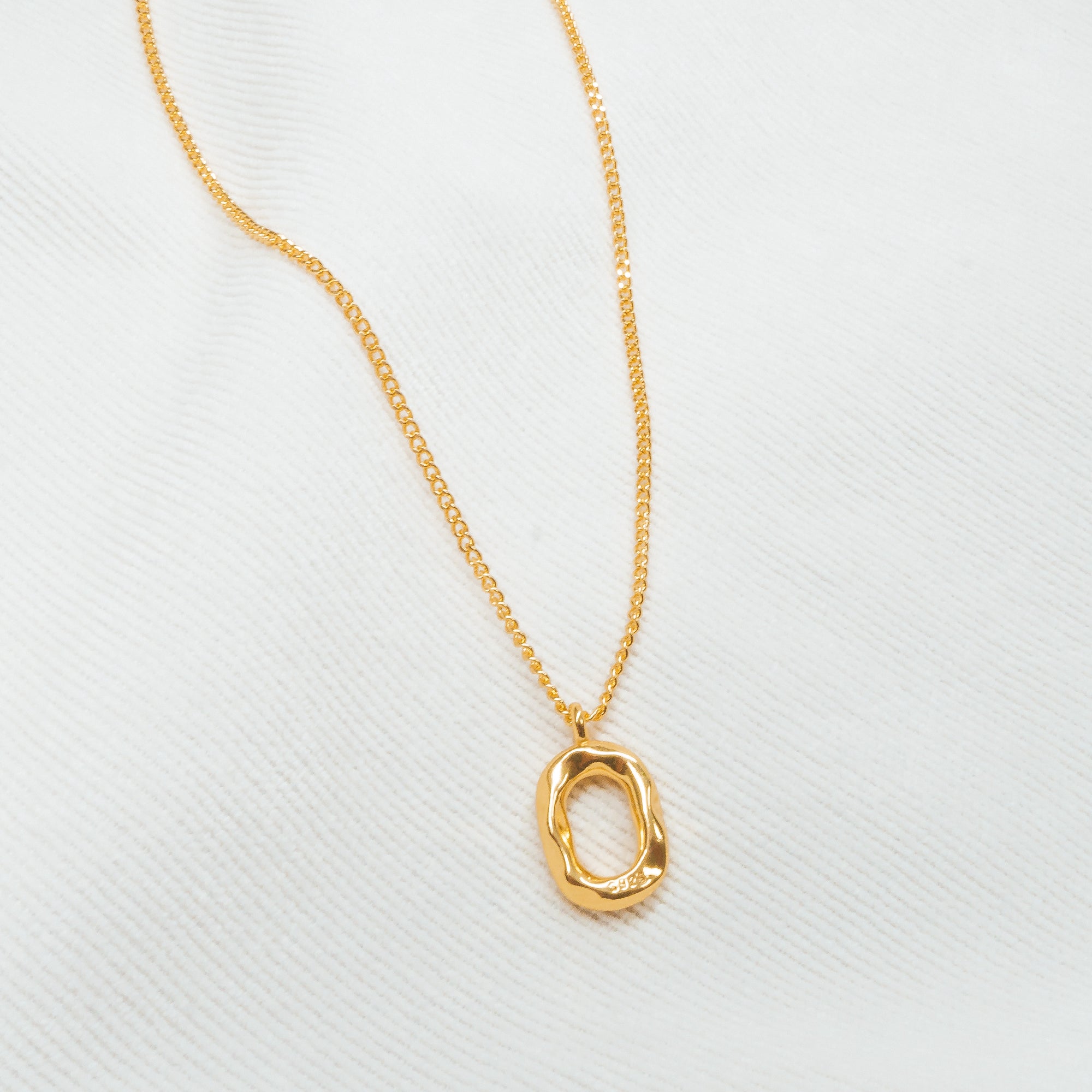 Circle Necklace Gold