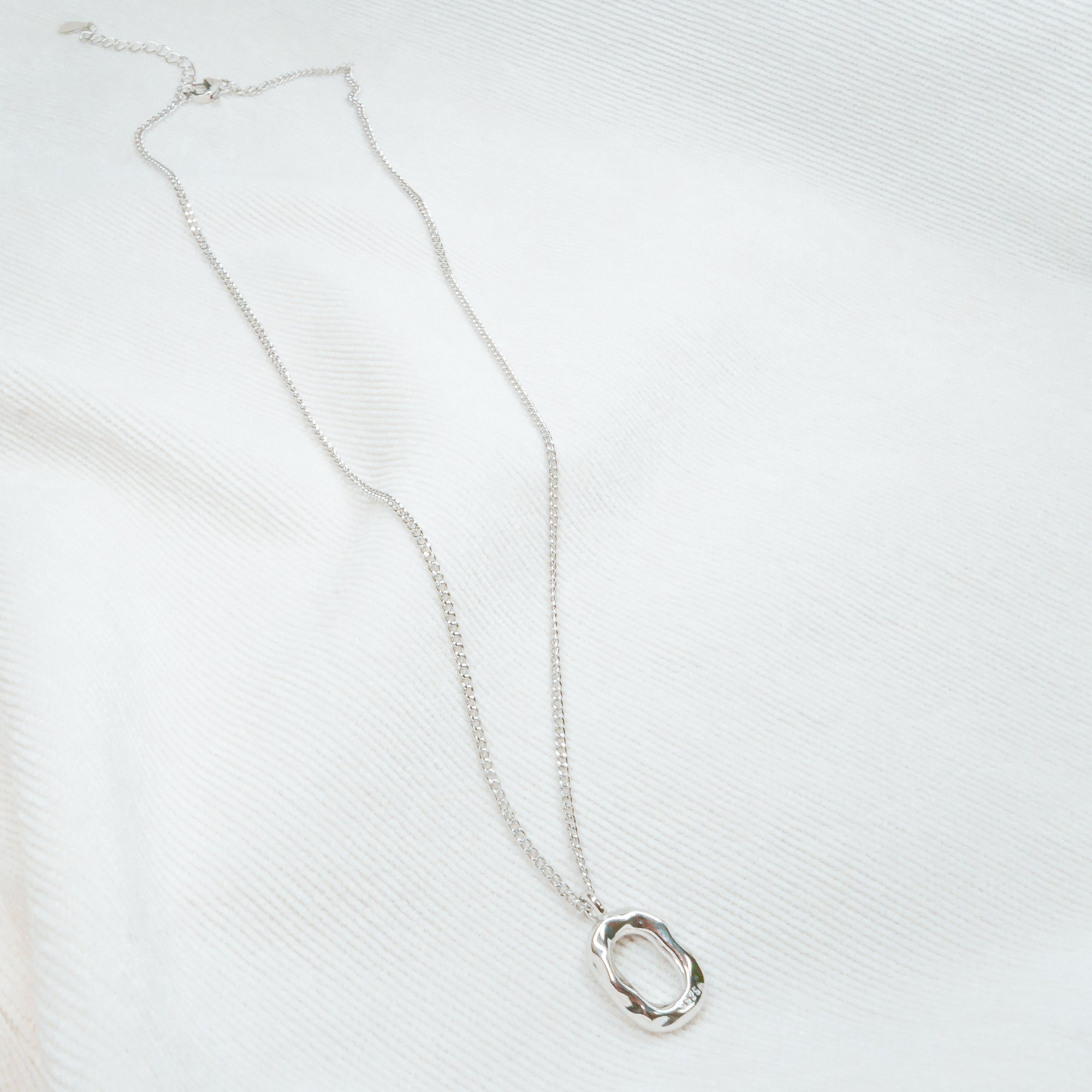 Circle Necklace Silver