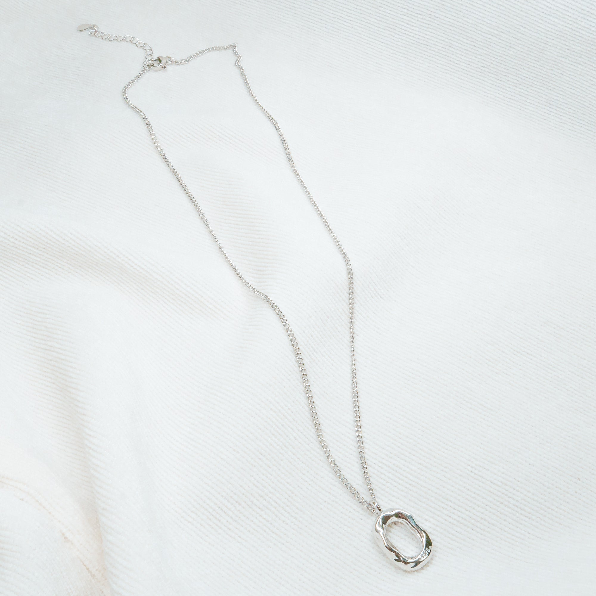 Circle Necklace Silver