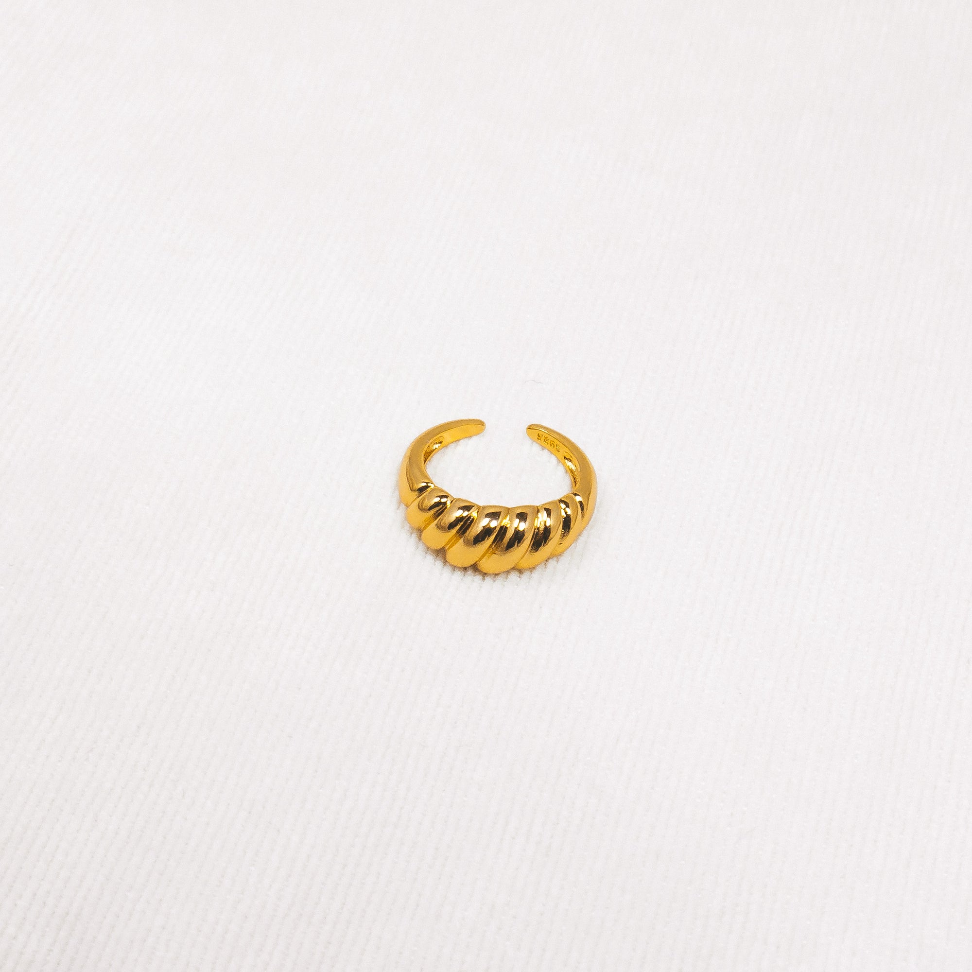 Croissant Ring Gold