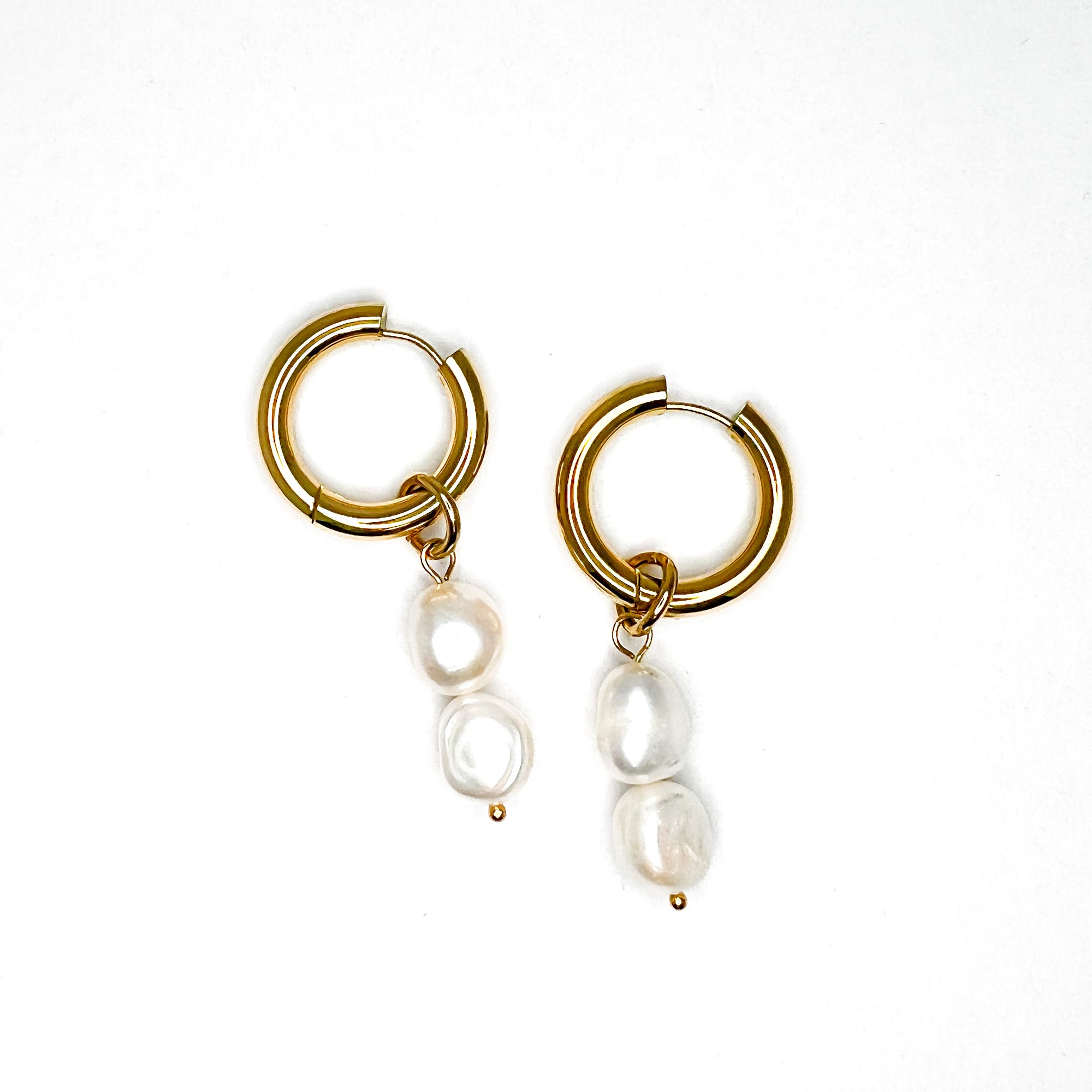 Hooping Pearls Earrings Gold