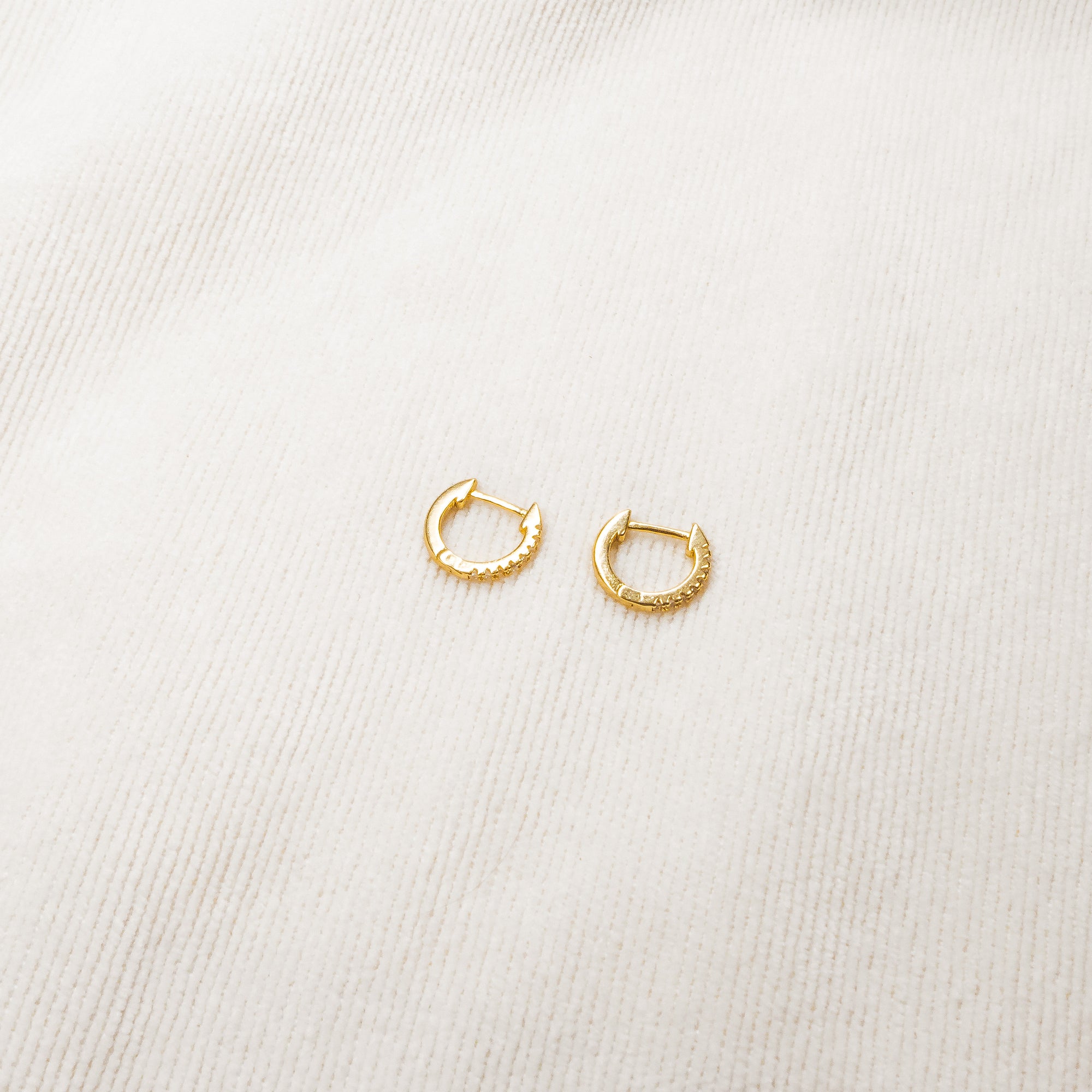 Small Hoops Ohrringe Gold